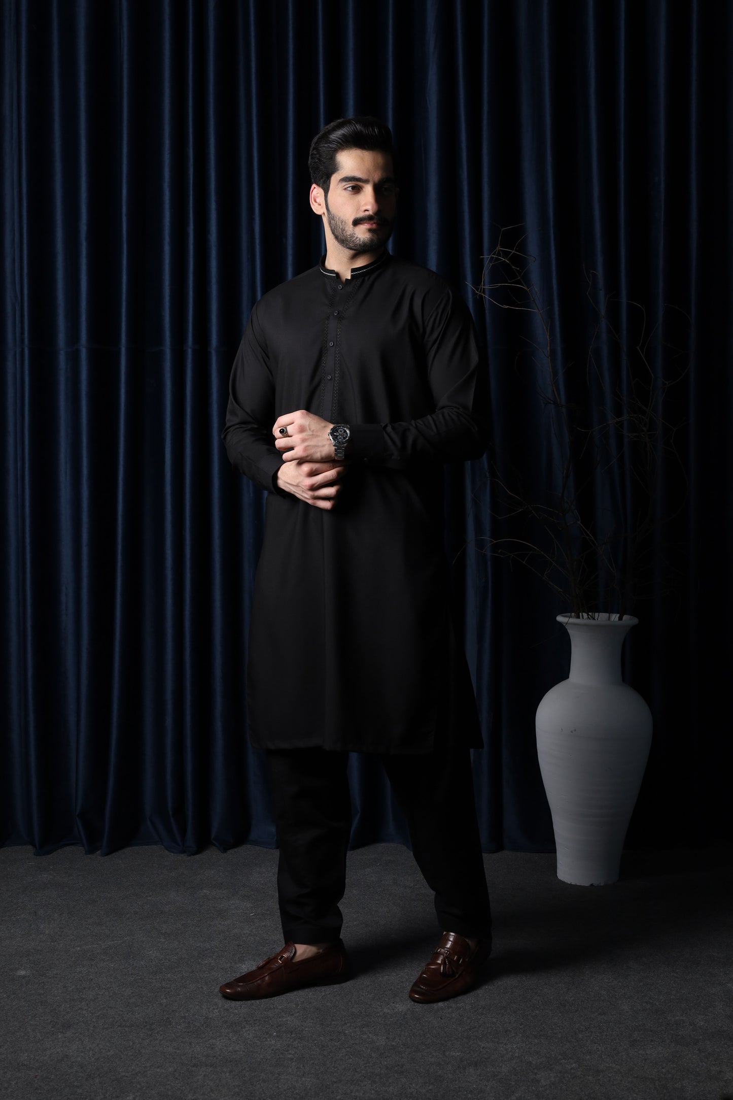Black Kameez Shalwar - Collar Neck Embroidered Edition - Men