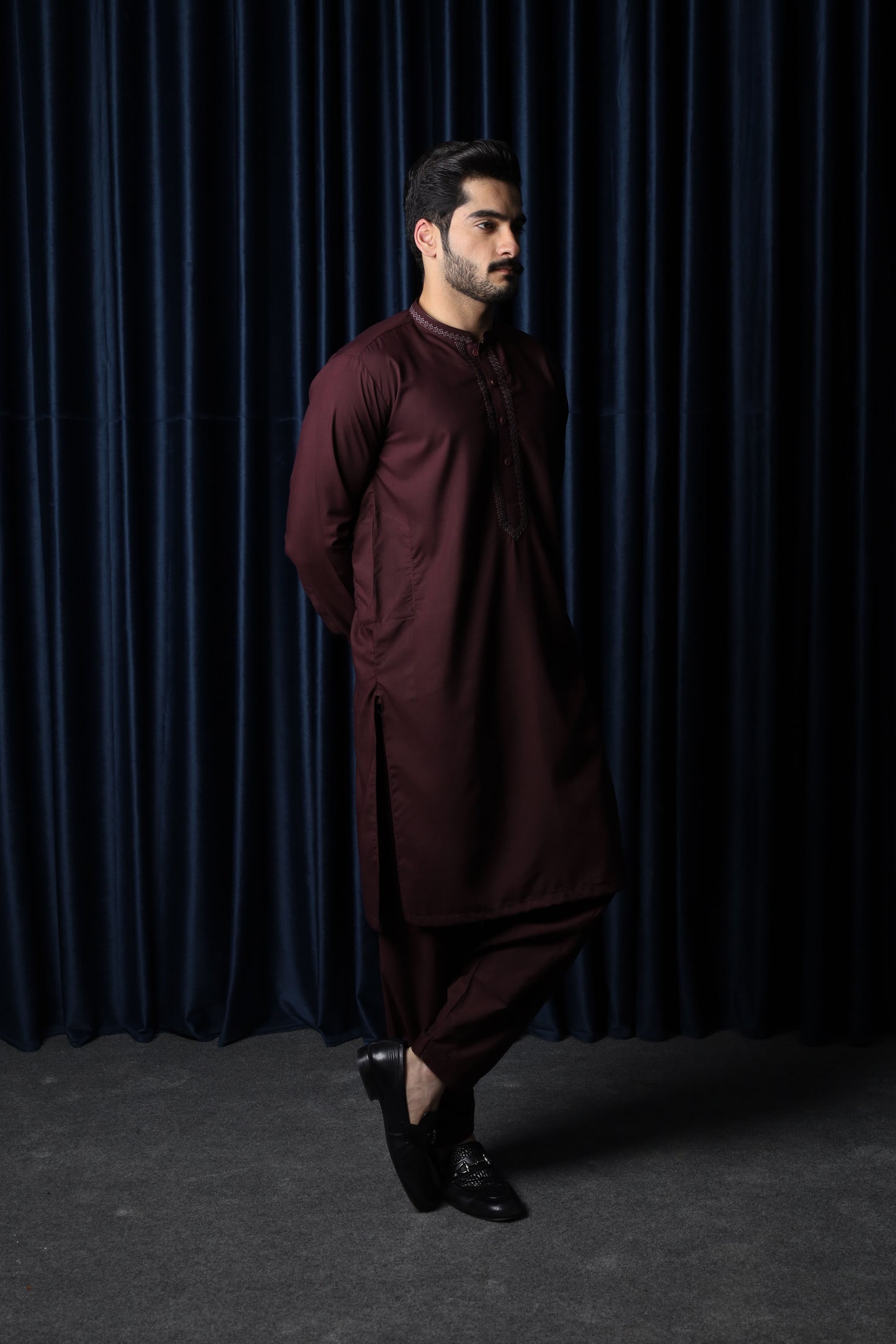 Dark Marron Kameez Shalwar - Collar Neck Embroidered Edition - Men